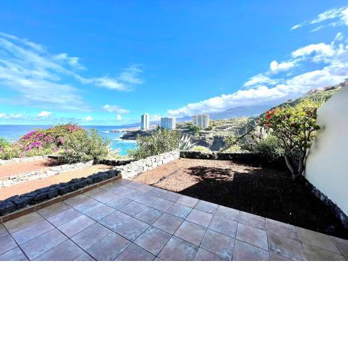 Apartment AP1,with sea views, free wifi in all common areas, pool in Playa Roques