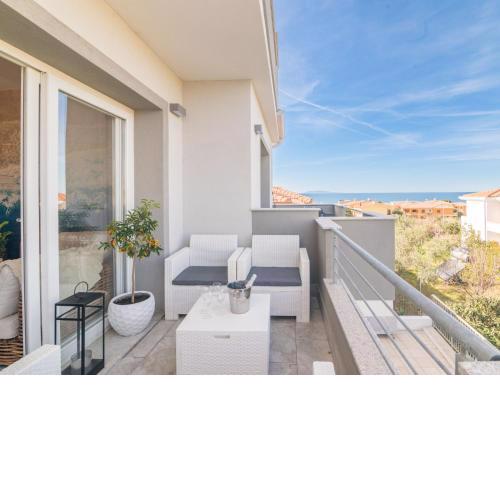 Apartment Azzurra by Interhome