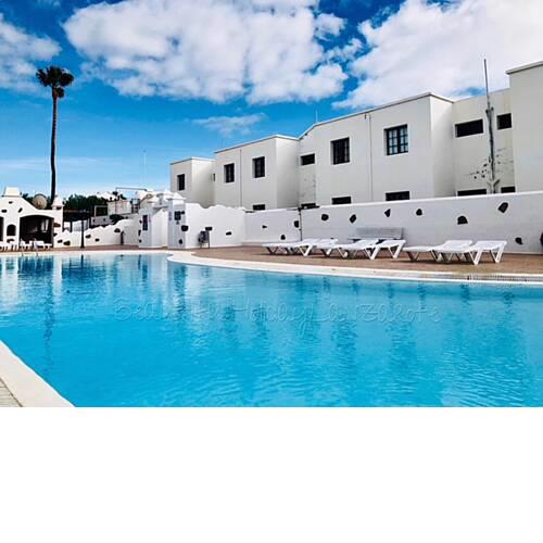 Apartment Bellissima 200m from the Ocean with pool, Wifi & Sat-tv