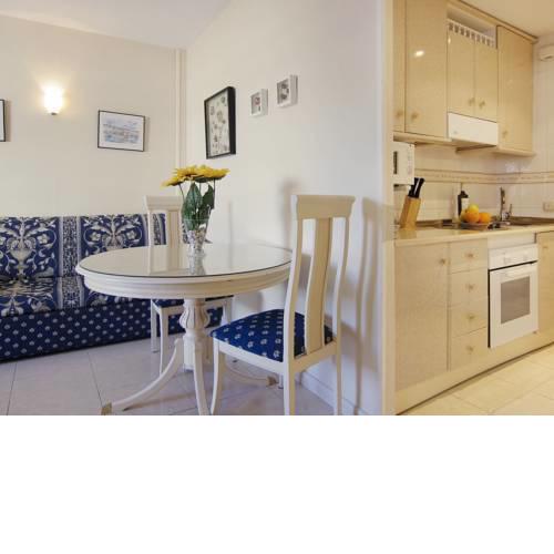 Apartment Benalbeach-3