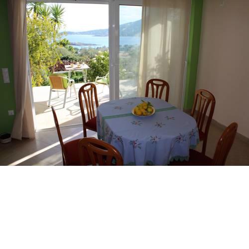 Apartment BLUE HORIZON with courtyard and BBQ.