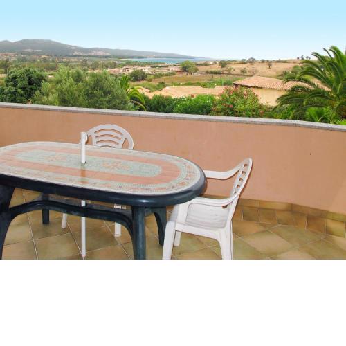 Apartment Borgo Le Logge - BUD113 by Interhome