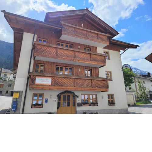 Apartment Chasa Per La Punt-7 by Interhome