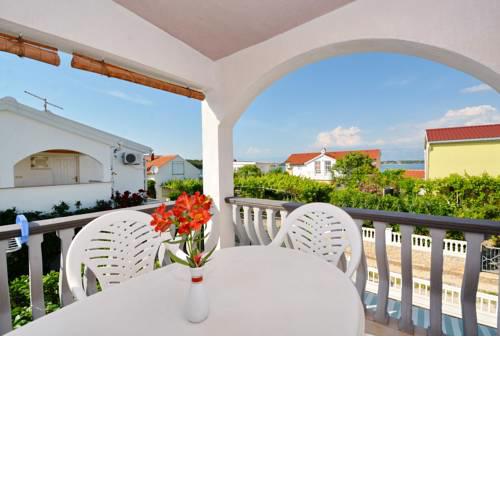 Apartment Cokor