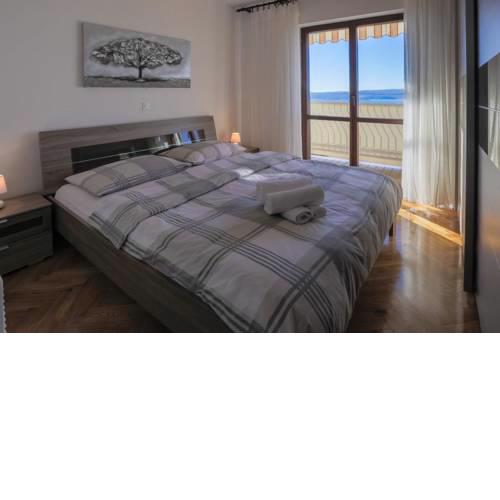 Apartment Crikvenica 13204b