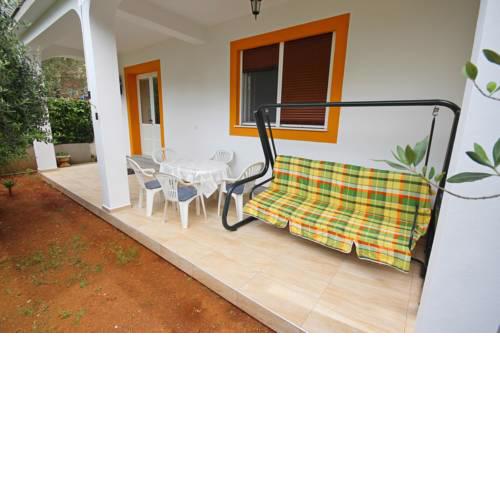 Apartment Danica Diklo / very close to the beach