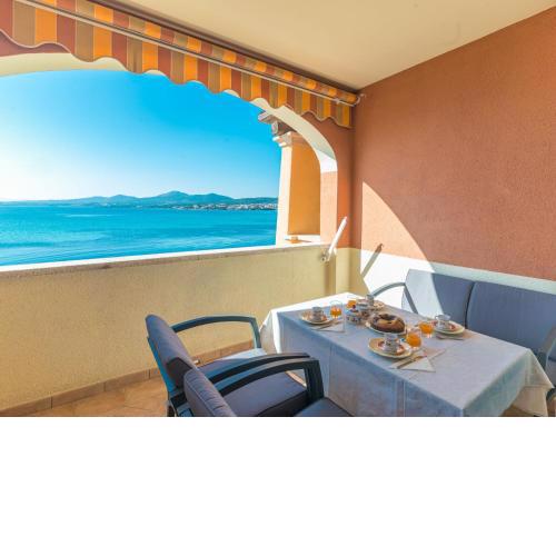 Apartment Delfino by Interhome