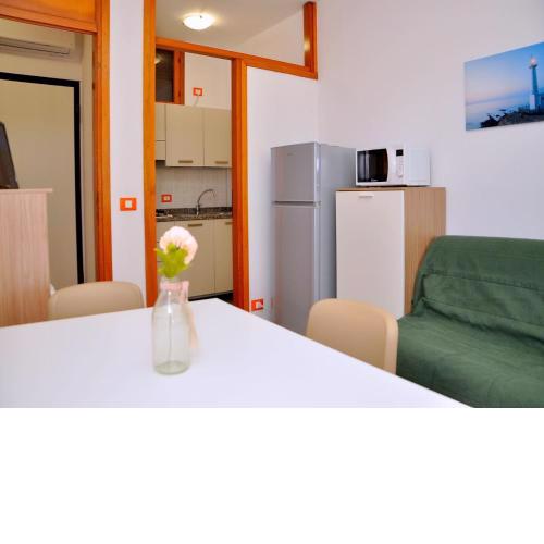 Apartment For 4 People With Balcony - By Beahost Rentals