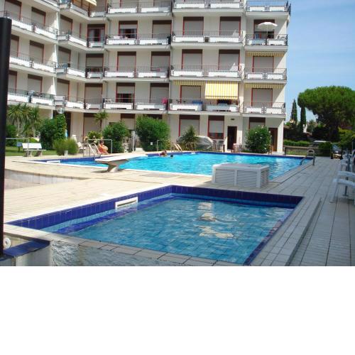 Apartment for 5 people With Pool And Sea View