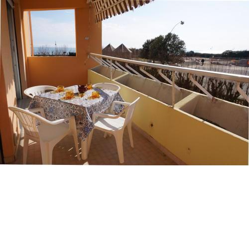 Apartment for 5 people with sea view by Beahost Rentals