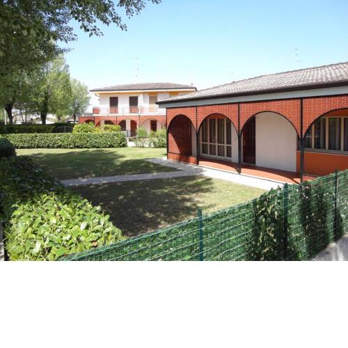 Apartment For 6 People Near The Beach