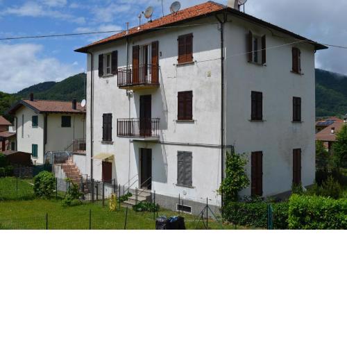 APARTMENT for RENT BETWEEN LAGO DI COMO AND LAKE LUGANO, IN THE VILLAGE OF LAINO