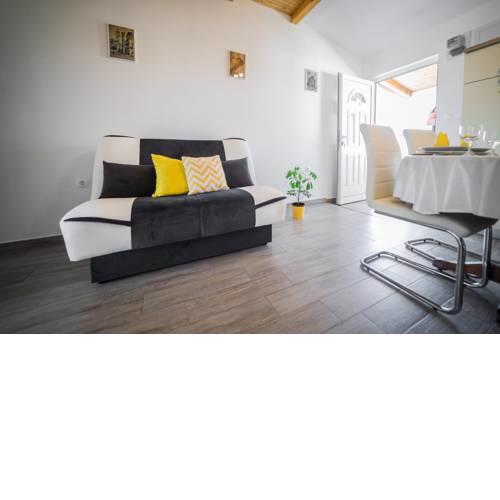 Apartment G&B