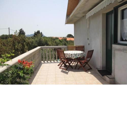 Apartment Guduce 8240a