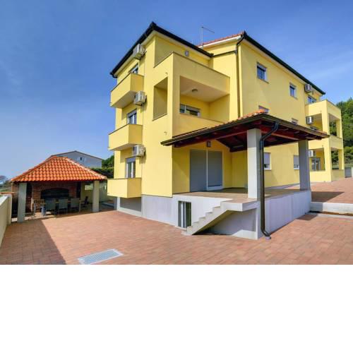 Apartment House Kralj