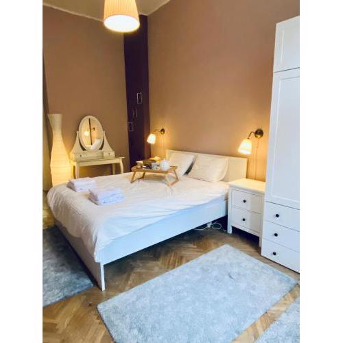 Apartment in a historic 1910s building in Vinohrady