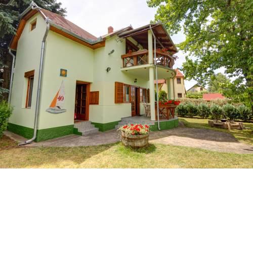 Apartment in Balatonmariafürdo 19268