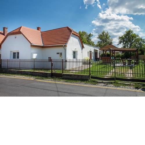 Apartment in Balatonmariafürdo 35382