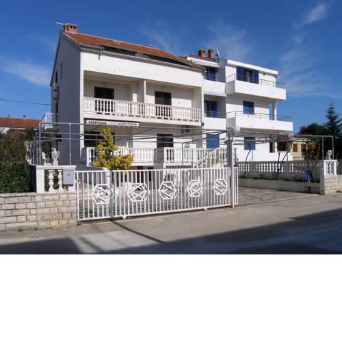 Apartment in Biograd na Moru with sea view, balcony, air conditioning, Wi-Fi (4800-3)