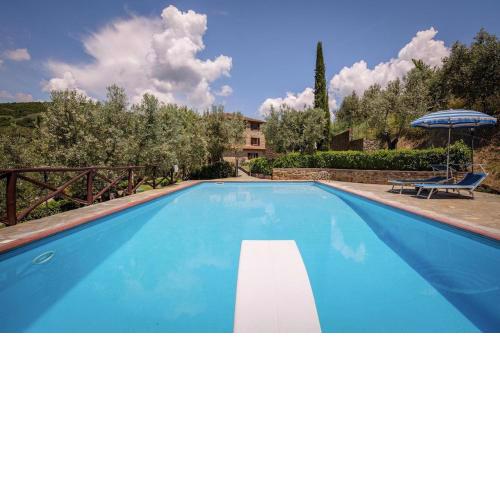 Apartment in Castiglion Fiorentino with garden