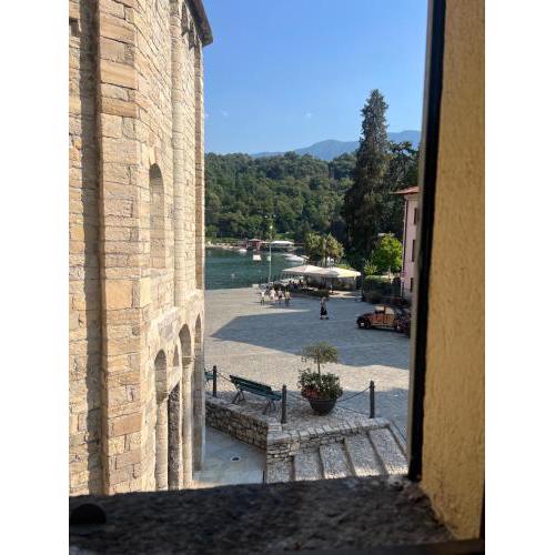 Apartment in Central Square with Lake View