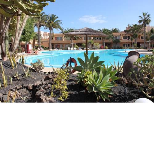 Apartment in Corralejo Heart with Swimming Pool & Wifi- Only 300m to the Beach by Holidays Home