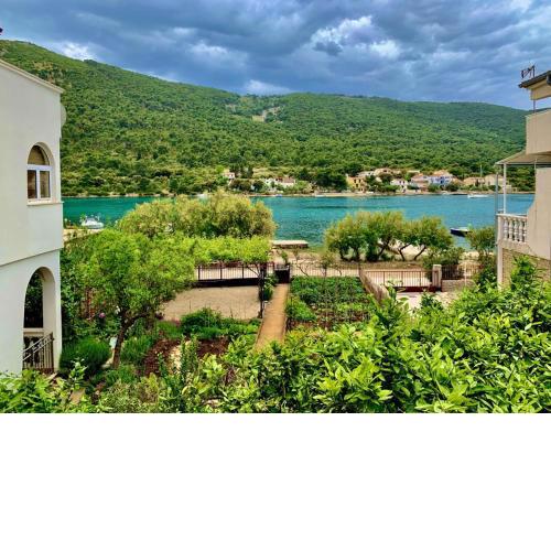 Apartment in Grebastica with sea view, balcony, air conditioning, WiFi 234-2