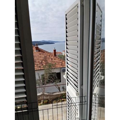 Apartment in Okrug Gornji 40733