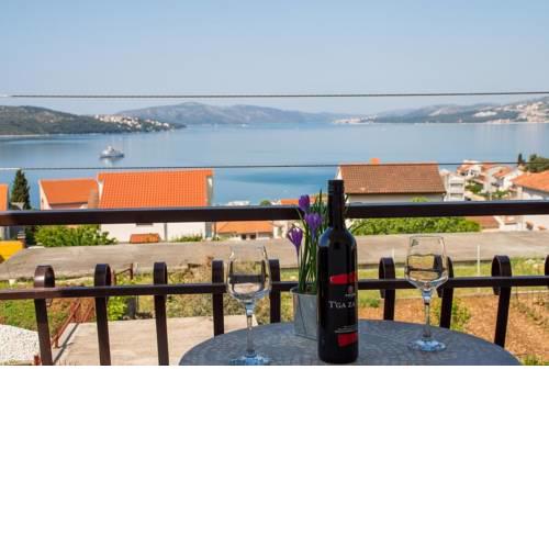 Apartment in Okrug Gornji with sea view, balcony, air conditioning, WiFi (4882-1)