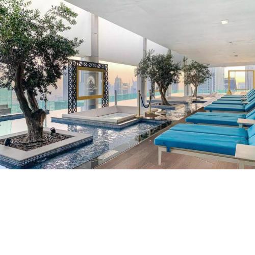 Apartment in Paramount
