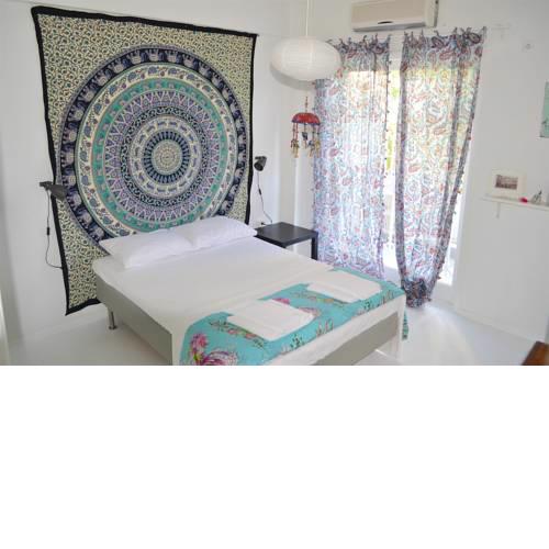 Apartment in pleasant Athens suburb