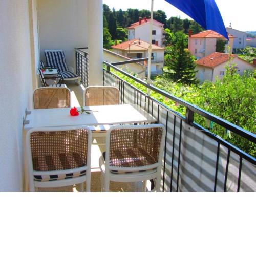 Apartment in Pula with sea view, terrace, air conditioning, WiFi 633-5