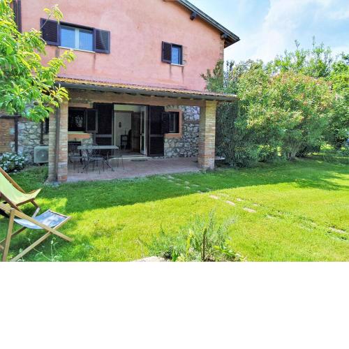 Apartment in Roselle -Grosseto with private garden
