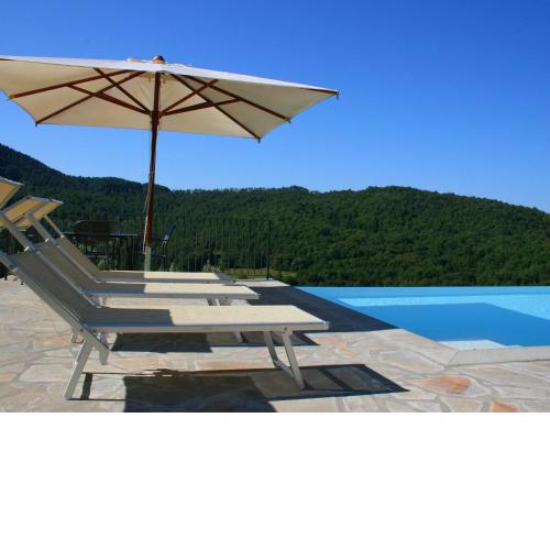 Apartment in rural stone house with swimming pool in Anghiari