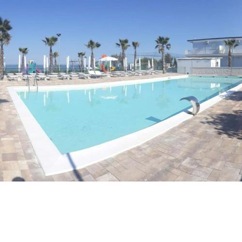 Apartment in San Tommaso Tre Archi aan Zee with balcony