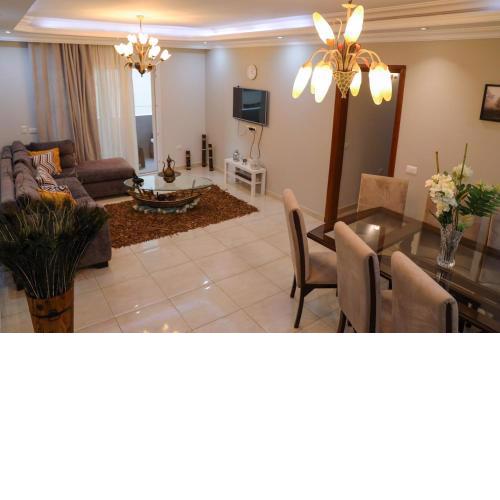 Apartment In Sheikh Zayed City