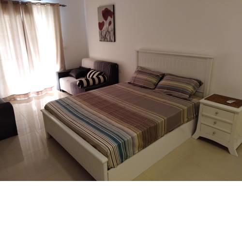 Apartment in Sheraton Road