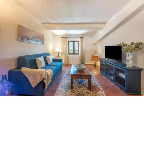 Apartment in the heart of Radicondoli with views over the hills and Wi-Fi