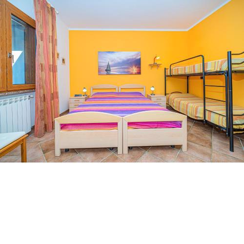 Apartment in villa 24 persons with large garden stella