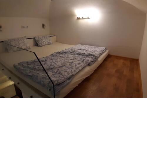 Apartment in Vinohrady with breakfast and parking