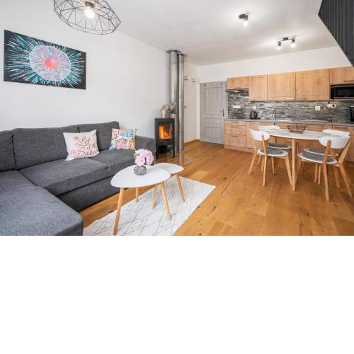 Apartment Klea Mýto pod Ďumbierom - 24h reception - 2 Floors - Fireplace - Washer - Lots of attractions in the area