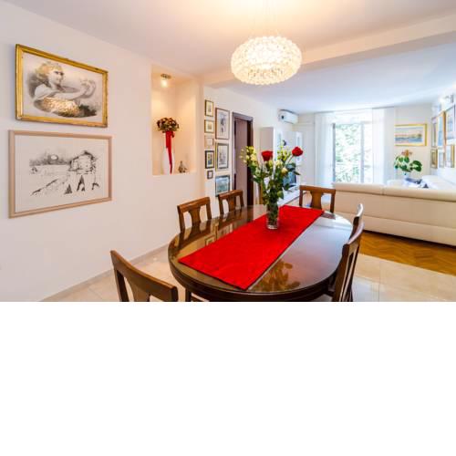 Apartment Leona