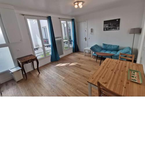 Apartment located 2 steps from the Champs-Elysées