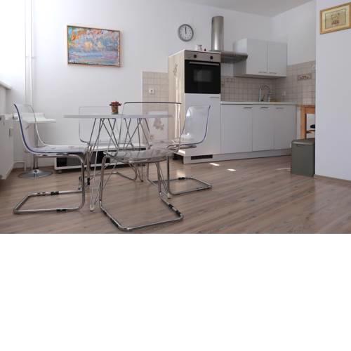 Apartment Maya