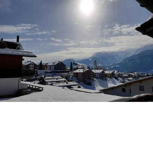 Apartment near Laax Lake