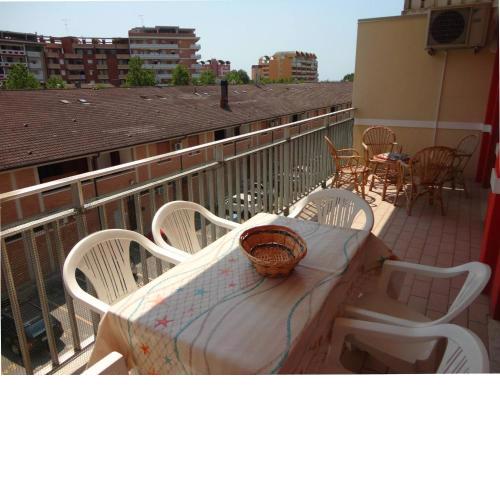 Apartment Near The Beach With Swimming Pool