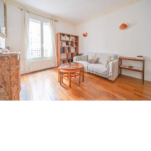 Apartment near the historic center of Paris