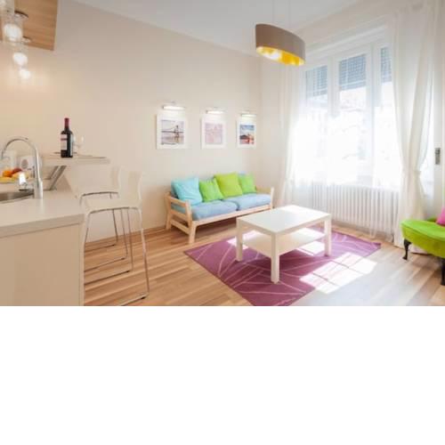 Apartment next to the Synagogue in the center