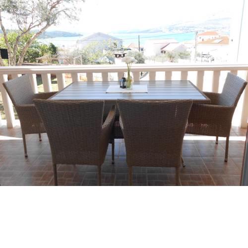 Apartment Okrug Gornji 13859b