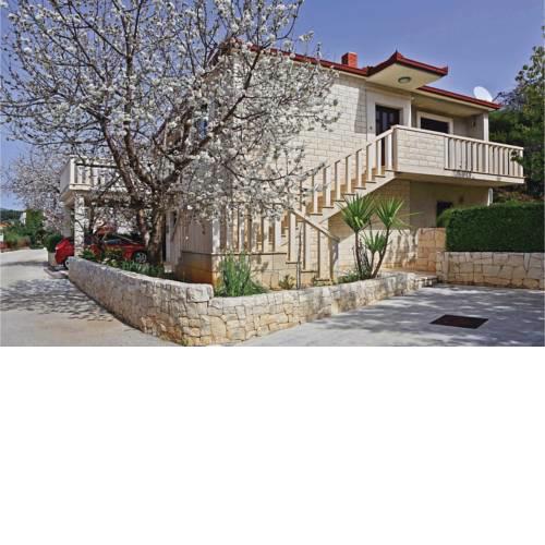 Apartment Okrug Gornji with Sea View III